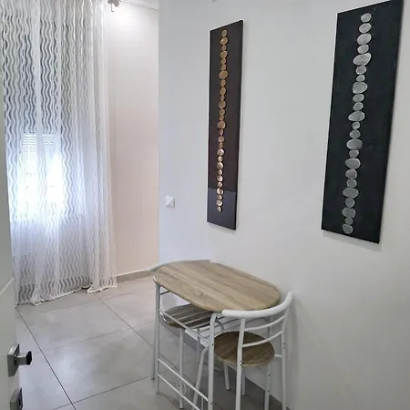 Konukevi Ania 3*